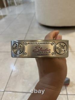 2025 Titleist Scotty Cameron Studio Style Newport PLUS Putter RH 35 Inch