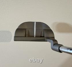 Custom Scotty Cameron Select Fastback 2 RH Gunmetal Matte Finish FLUX Grip 33