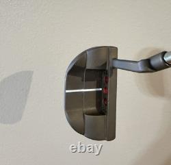 Custom Scotty Cameron Select Fastback 2 RH Gunmetal Matte Finish FLUX Grip 33