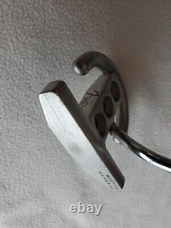 Titleist Scotty Cameron Futura Putter 34 with Cover