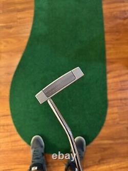 Titleist Scotty Cameron Select Fastback Putter. Excellent condition