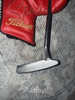 Titleist Scotty Cameron Select Newport 2.5 Blade Putter with Red Head Cover & Grip